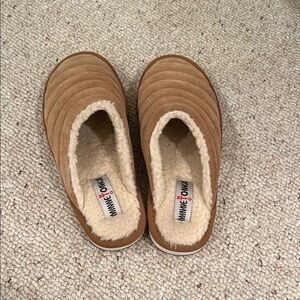 Minnetonka Women's Cozy Brown Slippers